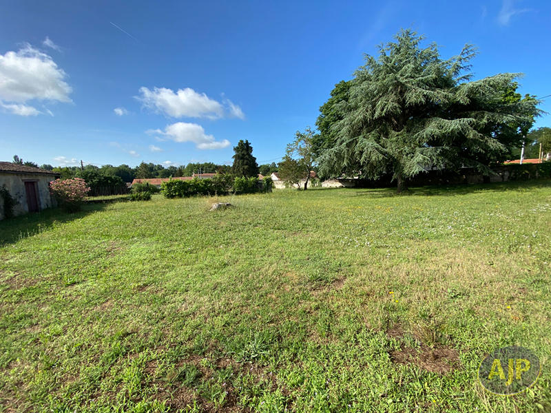 Maison - 420 m² - 8 pièces