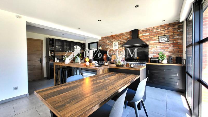 Maison - 146 m² - 5 pièces