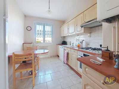 Appartement - 76 m² - 4 pièces