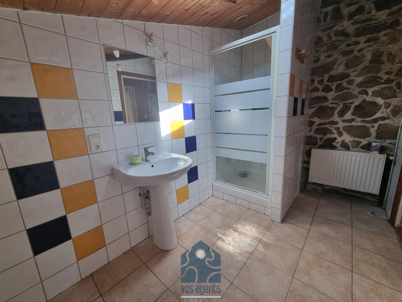 Propriété - 250 m² - 8 pièces