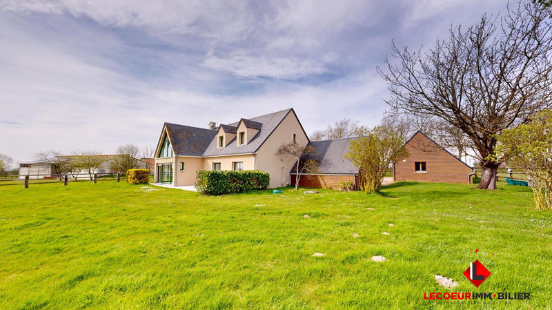 Maison traditionnelle - 180 m² - 6 pièces