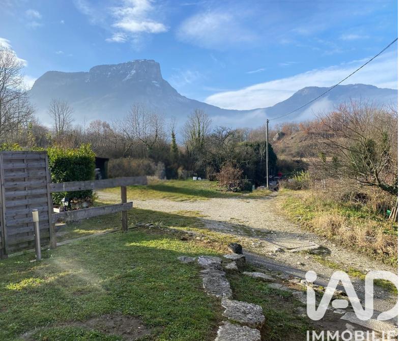 Maison - 93 m² - 4 pièces