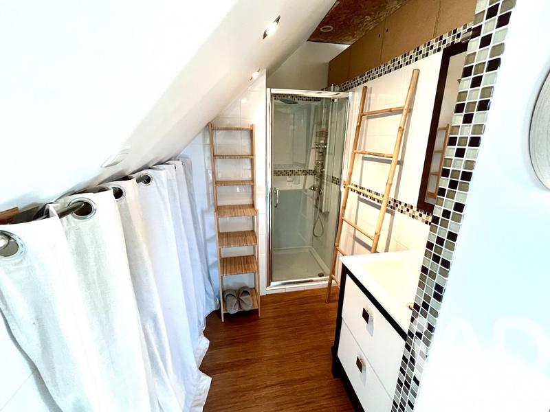 Maison - 236 m² - 7 pièces