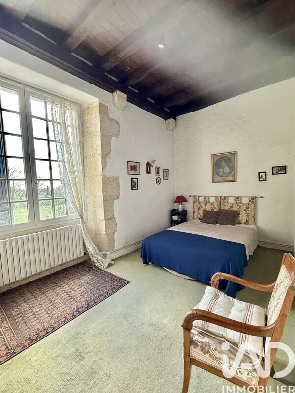 Maison - 247 m² - 7 pièces