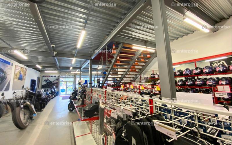 Local commercial - 1 270 m²