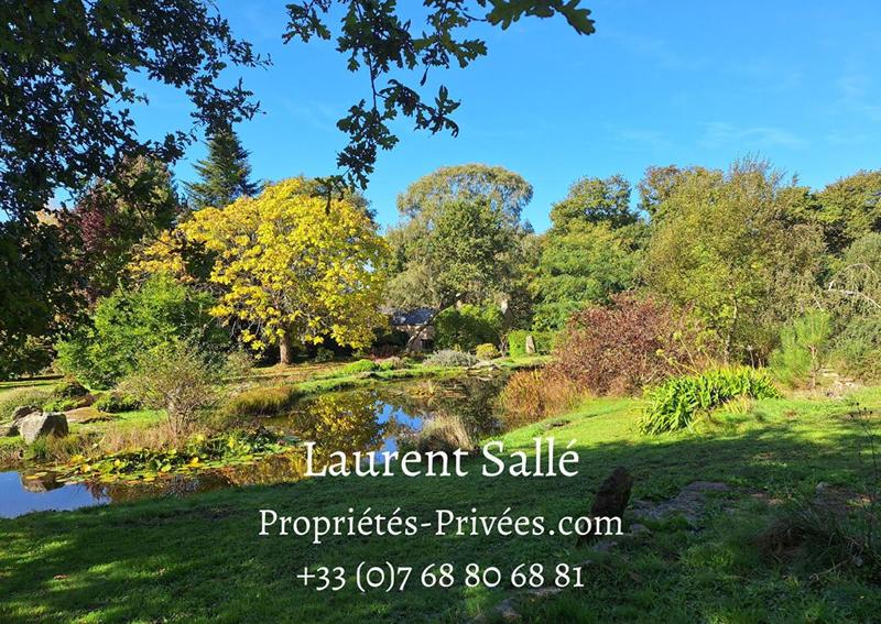 Maison - 215 m² - 8 pièces