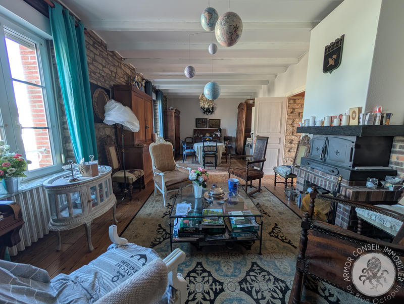 Maison - 229 m² - 8 pièces