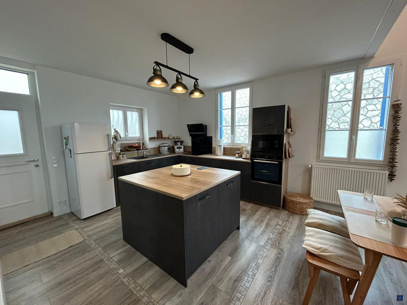 Maison - 102 m² - 5 pièces