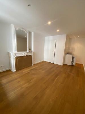 Studio - 25 m² - 1 pièce