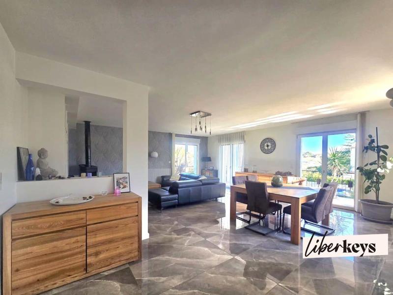 Villa - 260 m² - 10 pièces