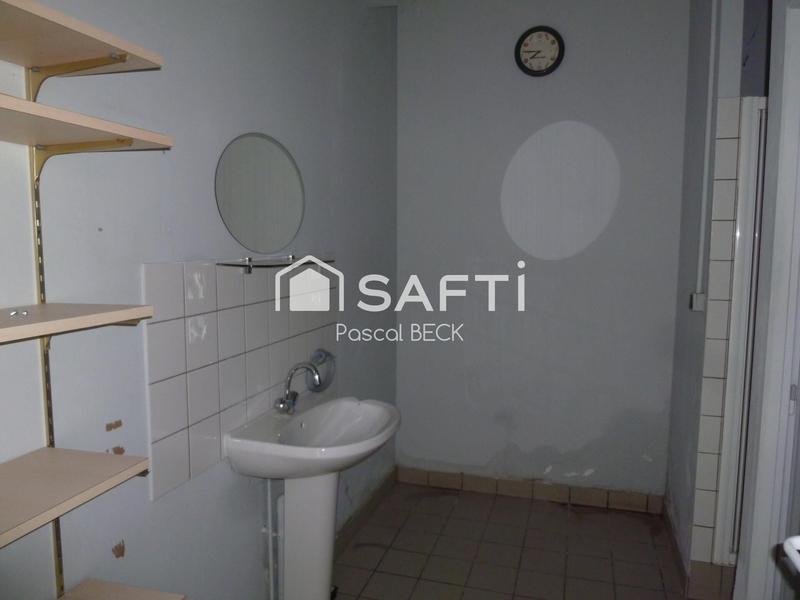 Local commercial - 220 m² - 7 pièces