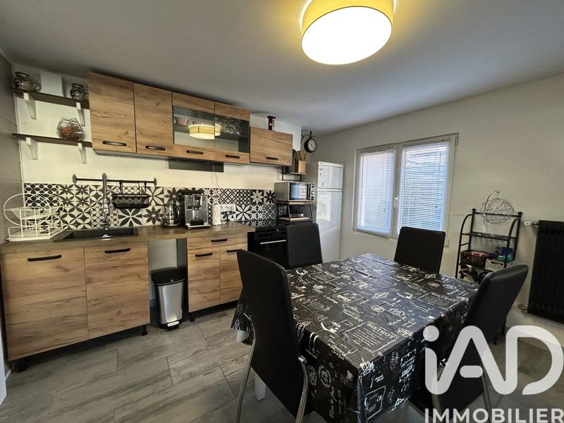 Maison - 176 m² - 8 pièces