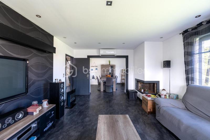 Maison - 200 m² - 7 pièces