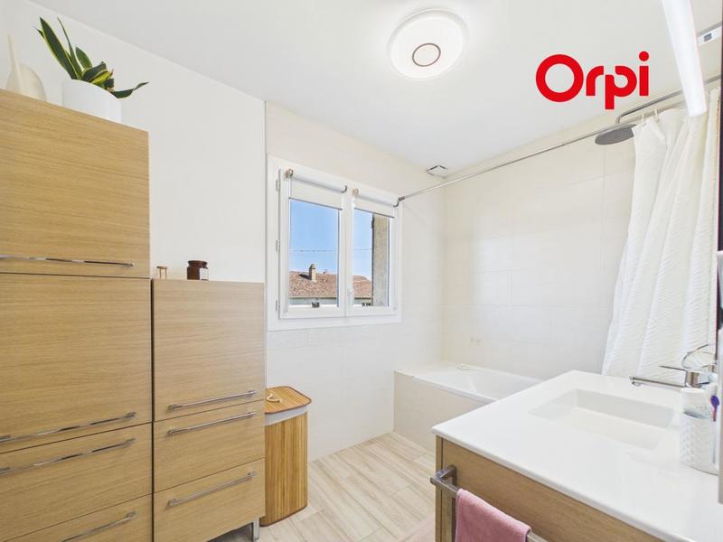 Maison - 105 m² - 4 pièces