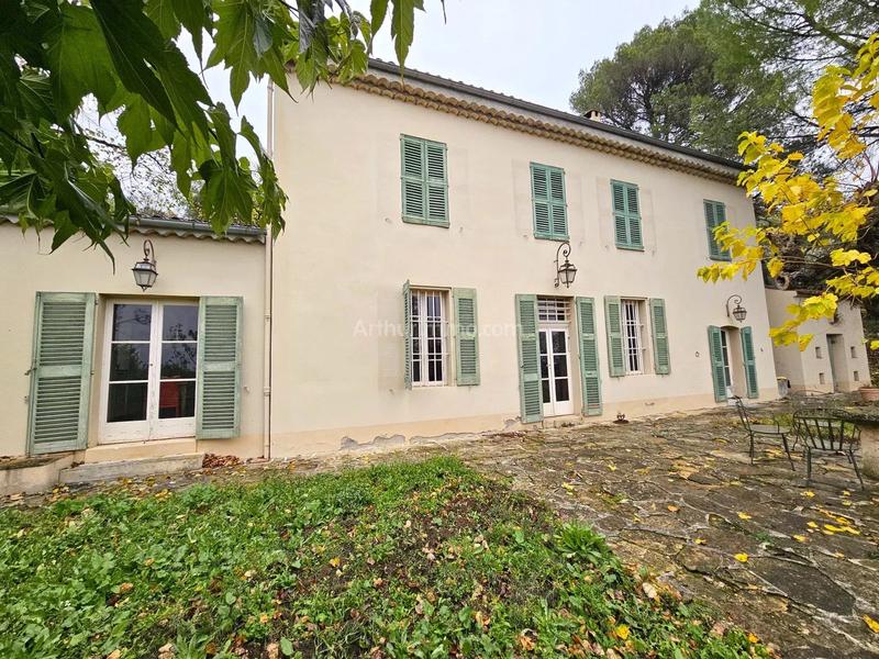 Maison - 180 m² - 7 pièces