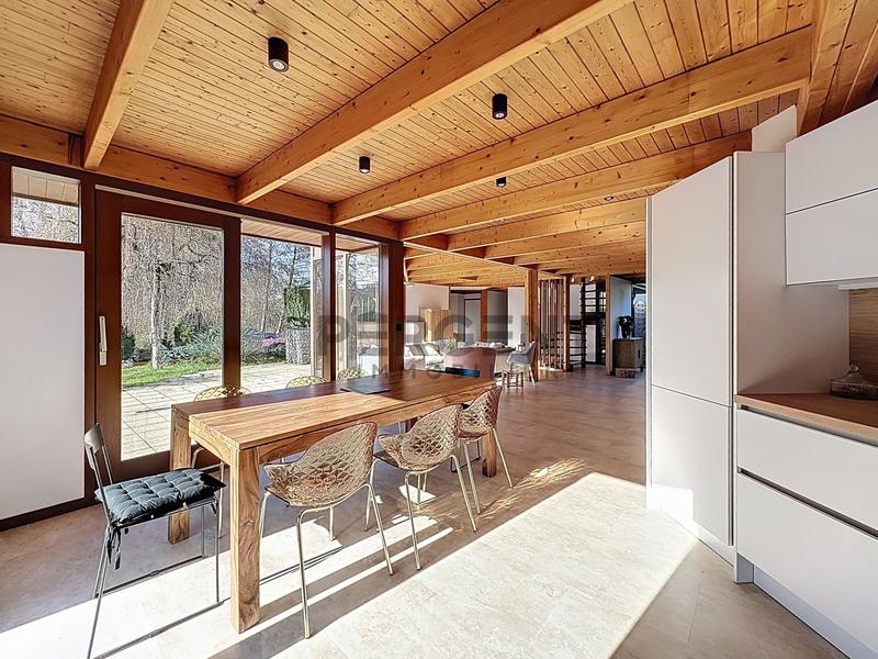 Maison contemporaine - 215 m² - 8 pièces