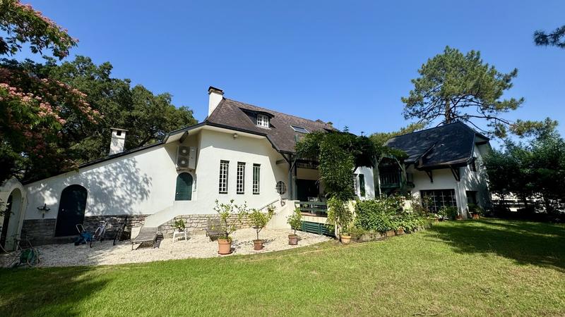 Maison - 192 m² - 8 pièces