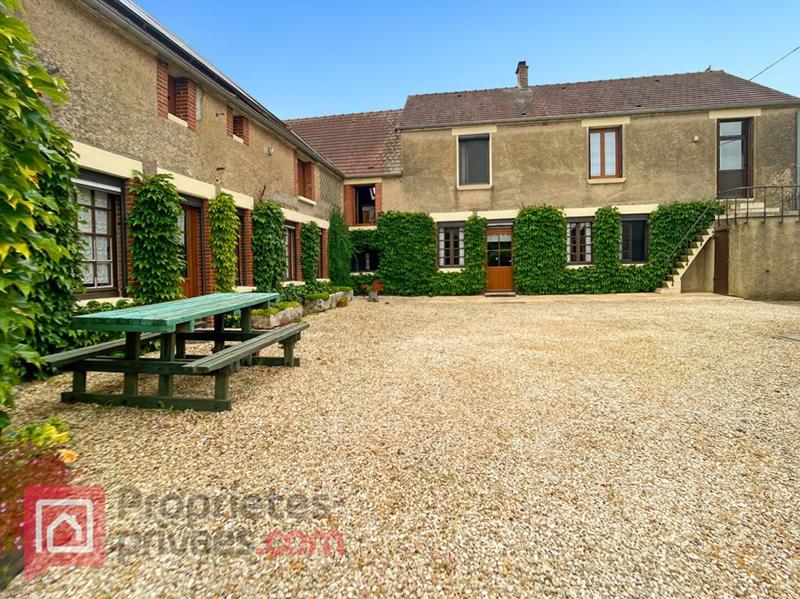 Maison - 204 m² - 7 pièces