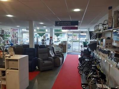 Local commercial - 396 m²