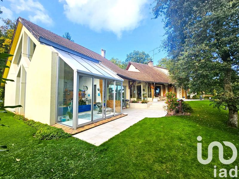 Maison - 390 m² - 8 pièces