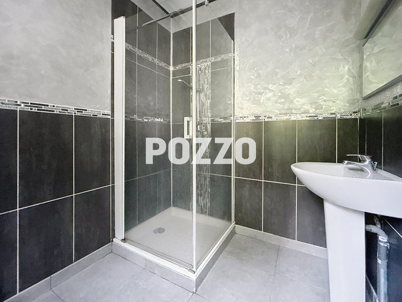 Maison - 92 m² - 5 pièces