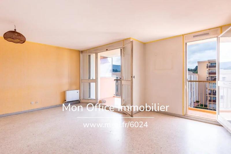 Appartement - 80 m² - 4 pièces