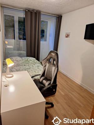 Chambre - 10 m² - 1 pièce