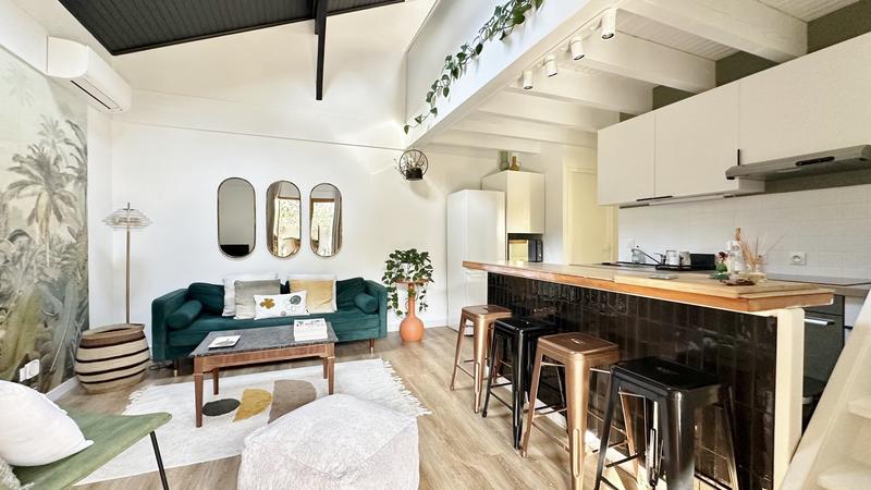 Villa - 222 m² - 10 pièces