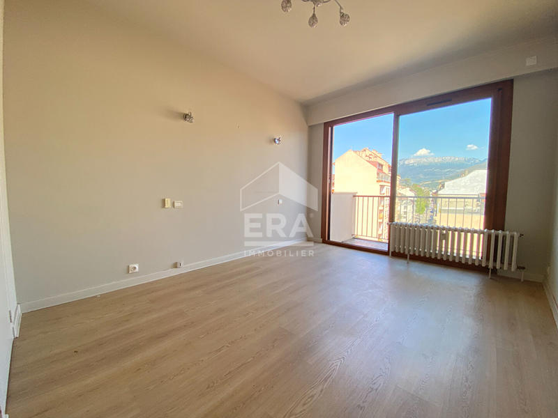 Appartement - 82 m² - 3 pièces
