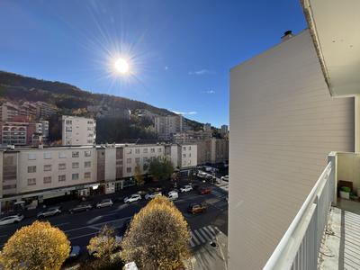 Appartement - 92 m² - 4 pièces