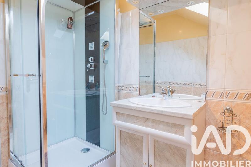 Maison - 136 m² - 6 pièces