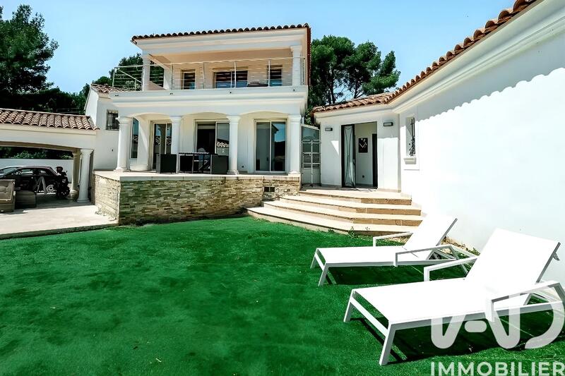 Maison - 301 m² - 11 pièces