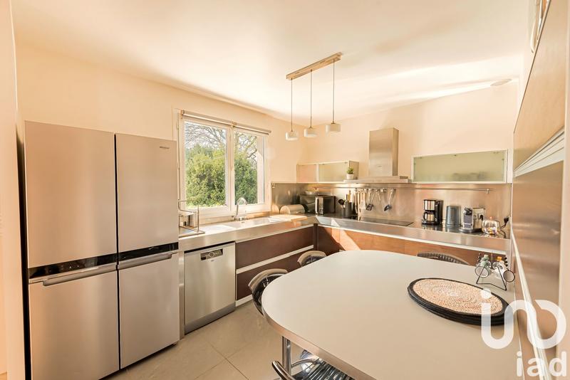 Maison - 180 m² - 7 pièces