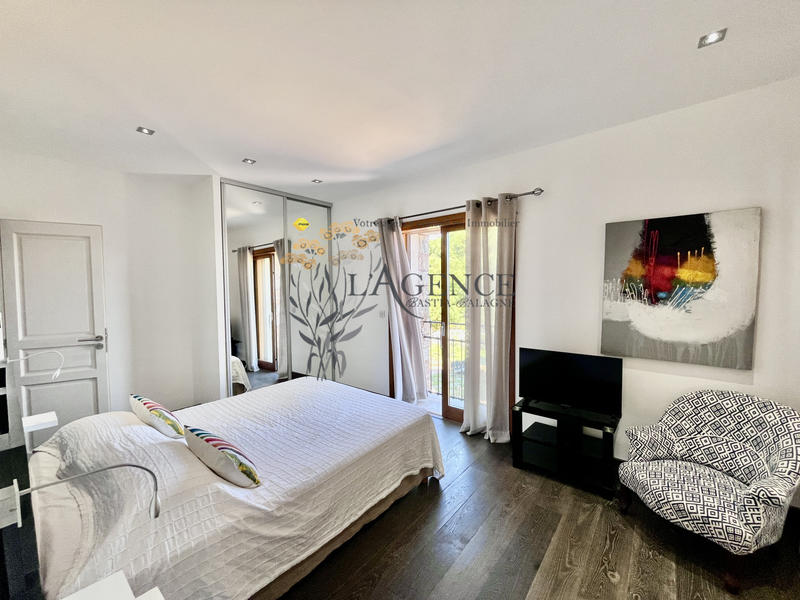 Maison - 200 m² - 5 pièces