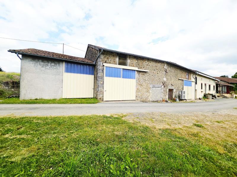 Corps de ferme - 200 m² - 7 pièces