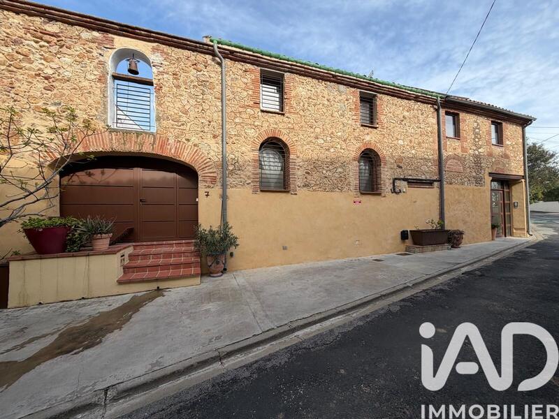 Maison - 240 m² - 9 pièces