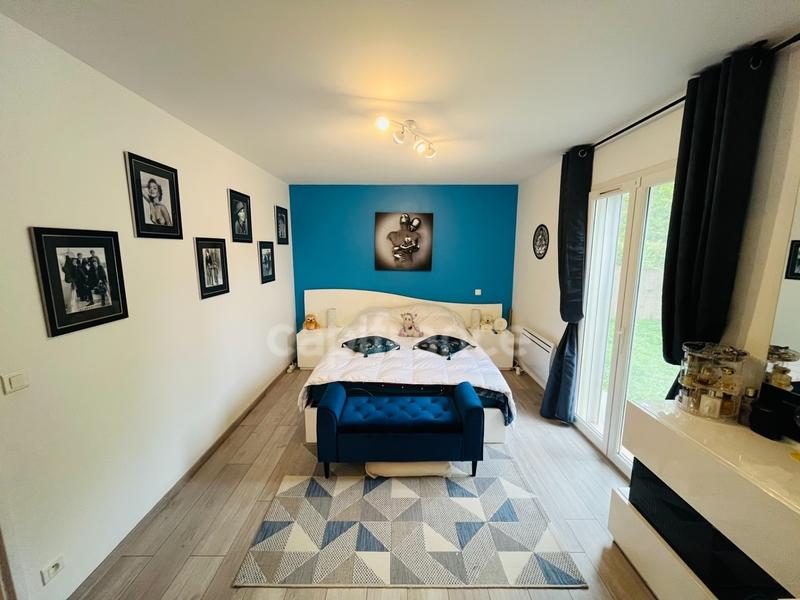 Maison - 228 m² - 8 pièces