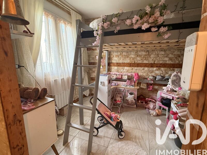 Maison - 96 m² - 4 pièces