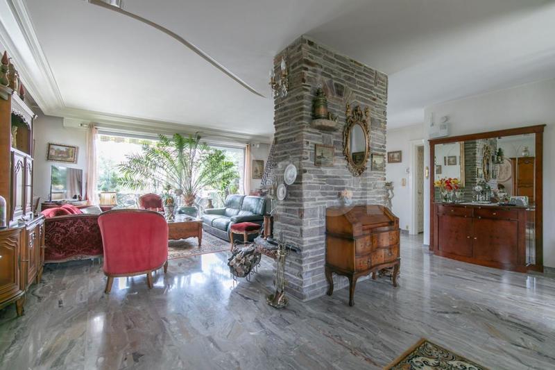 Propriété - 212 m² - 7 pièces