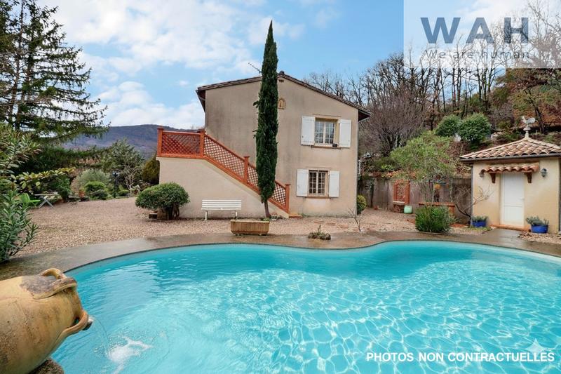 Maison - 135 m² - 6 pièces