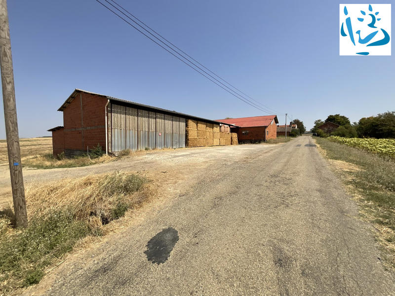 Maison - 205 m² - 9 pièces