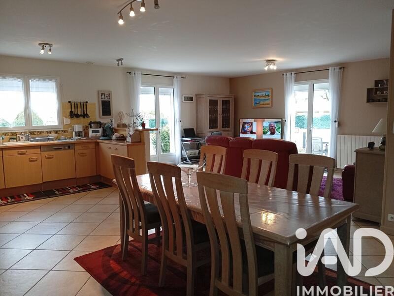 Maison - 93 m² - 4 pièces