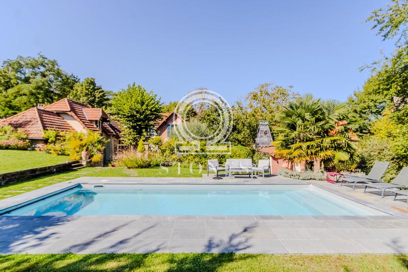 Maison ancienne - 213 m² - 8 pièces