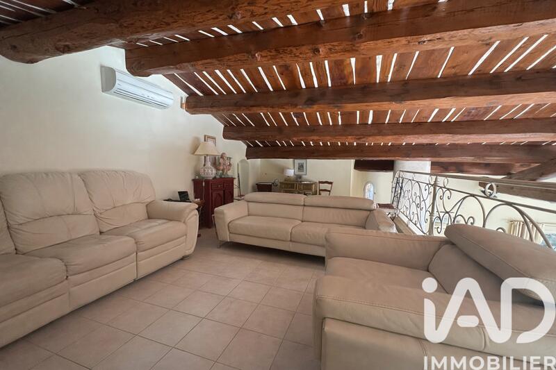 Maison - 290 m² - 9 pièces