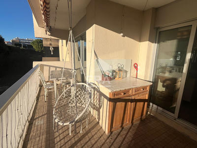 Appartement - 90 m² - 4 pièces