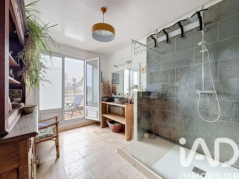 Maison - 211 m² - 7 pièces