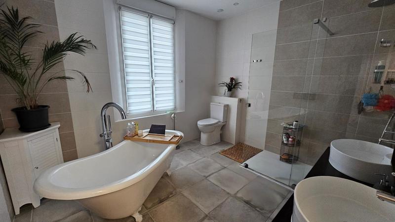 Maison - 187 m² - 7 pièces