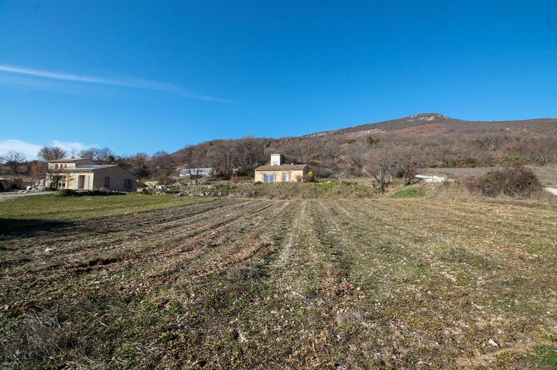Terrain constructible - 1 280 m²