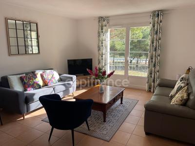 Appartement - 80 m² - 3 pièces