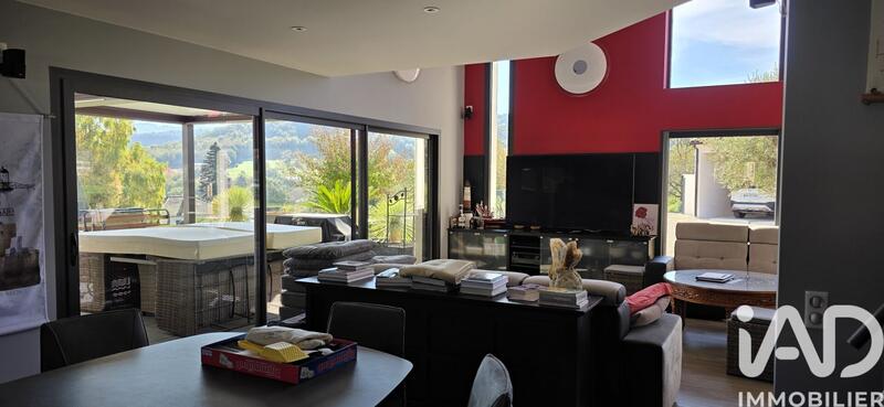 Maison de maîtres - 243 m² - 6 pièces